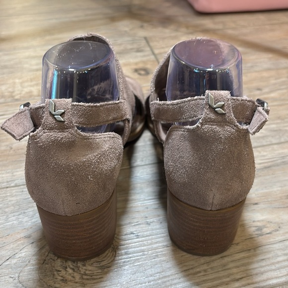 Koolaburra UGG Sandals Womens 10 Suede Leather Block Heel Ankle Strap Brown - Picture 4 of 9